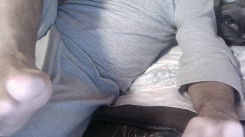 Snapshot of yahe2010 chatting on January 2025 01:44:01 AM grillino online show from January 2025 01:44:01 AM