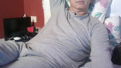 Snapshot of yahe2010 chatting on January 2025 01:01:01 AM grillino online show from January 2025 01:01:01 AM