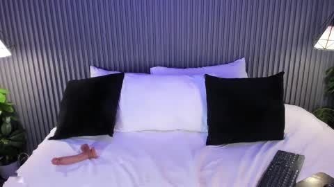 Yalezka online show from April 2026 05:07:02 AM