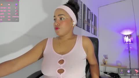 Snapshot of yamirawalker chatting on October 2025 08:59:01 PM Naomi online show from October 2025 08:59:01 PM