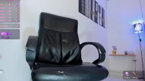 Snapshot of yamirawalker chatting on October 2025 08:30:01 PM Naomi online show from October 2025 08:30:01 PM