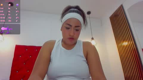 Snapshot of yamirawalker chatting on November 2025 09:14:01 PM Naomi online show from November 2025 09:14:01 PM