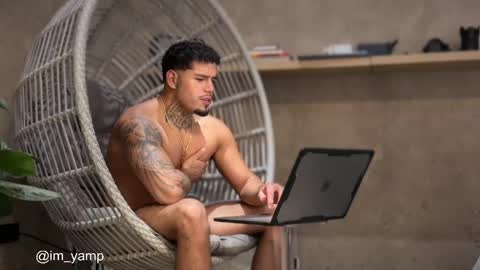 Snapshot of yamp_bigcock chatting on April 2026 01:10:02 PM yamp sambrano online show from April 2026 01:10:02 PM