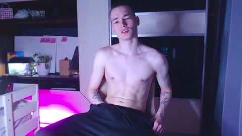 Yan online show from December 2024 08:47:02 PM