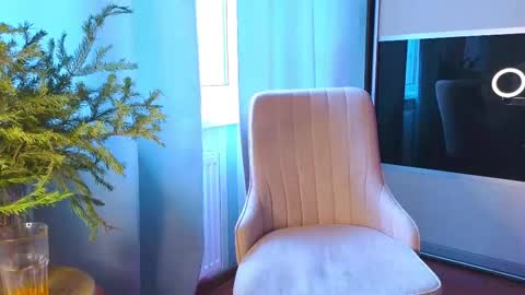 Yan online show from February 2025 12:16:01 PM