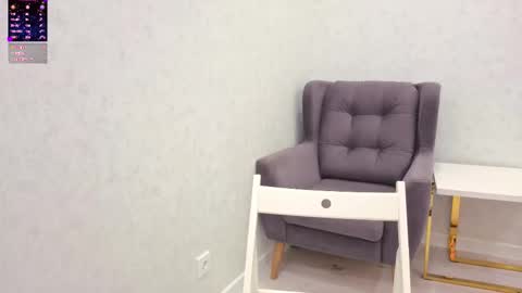 Snapshot of yana_squrel_22 chatting on November 2025 12:43:01 AM Yana online show from November 2025 12:43:01 AM