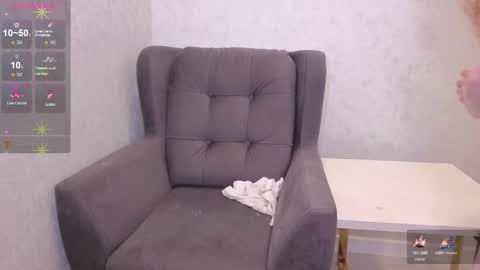 Snapshot of yana_squrel_22 chatting on December 2025 12:27:01 AM Yana online show from December 2025 12:27:01 AM