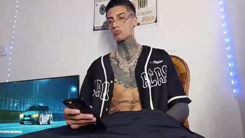 Snapshot of yanfranko420 chatting on February 2026 02:10:01 AM Yan online show from February 2026 02:10:01 AM