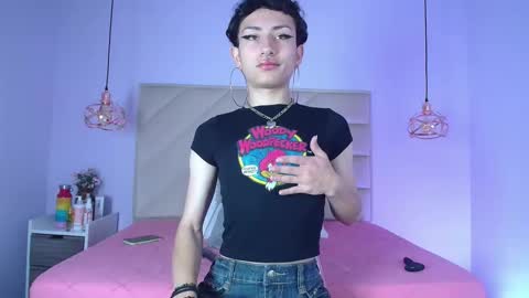 Snapshot of yangshy chatting on January 2026 12:43:01 PM YANG online show from January 2026 12:43:01 PM