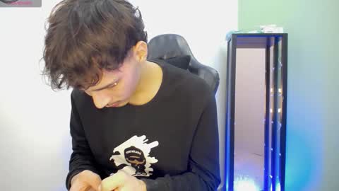 Snapshot of yankeee_ chatting on November 2025 05:11:01 AM DANILO online show from November 2025 05:11:01 AM