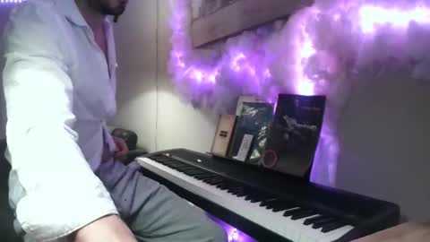 yannsolo8106 online show from October 2025 05:39:01 PM