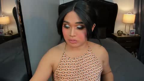 Snapshot of yanny_xoxo chatting on January 2025 09:51:01 PM Allisonn online show from January 2025 09:51:01 PM