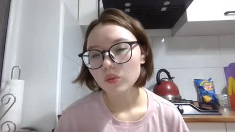 Lily online show from October 2025 03:31:01 PM