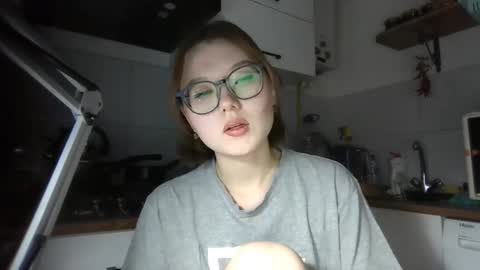 Lily online show from October 2025 03:30:02 PM