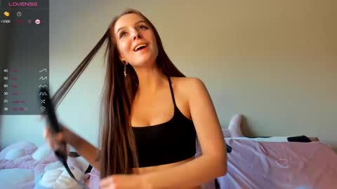 Snapshot of yaraliebe chatting on February 2025 12:28:01 PM Yara online show from February 2025 12:28:01 PM