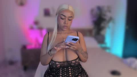 Snapshot of yarirose chatting on April 2026 03:03:02 PM Yary online show from April 2026 03:03:02 PM