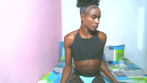 Snapshot of yarithza_ts2003 chatting on February 2025 07:52:01 PM YARITHZA online show from February 2025 07:52:01 PM