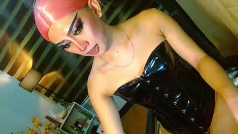 miss yasii online show from May 2026 12:44:02 PM