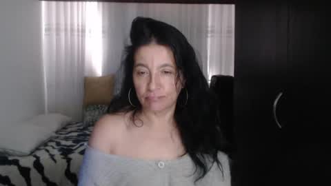 Snapshot of yasmin_love85 chatting on January 2025 06:47:01 PM yasmin_love85 online show from January 2025 06:47:01 PM