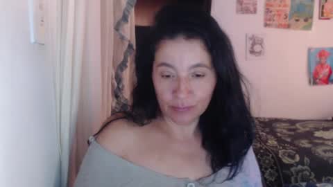 Snapshot of yasmin_love85 chatting on February 2025 01:52:02 PM yasmin_love85 online show from February 2025 01:52:02 PM