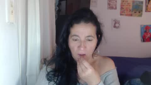 Snapshot of yasmin_love85 chatting on February 2026 02:32:02 PM yasmin_love85 online show from February 2026 02:32:02 PM
