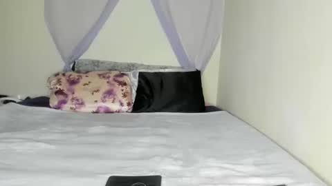 Snapshot of yasminayazzie chatting on October 2025 12:36:01 AM Yasmina online show from October 2025 12:36:01 AM