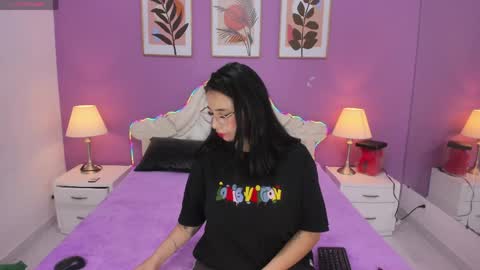 Snapshot of yayaqueen chatting on June 2026 12:00:02 PM Yaya online show from June 2026 12:00:02 PM