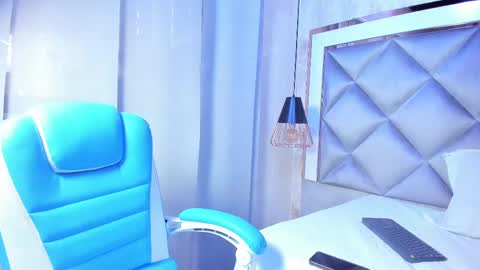 yayi derek  online show from February 2025 11:53:01 AM