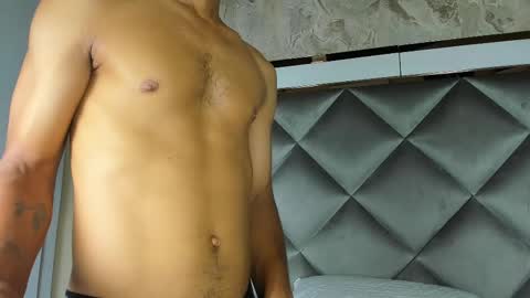 yayi derek  online show from February 2025 11:55:01 AM