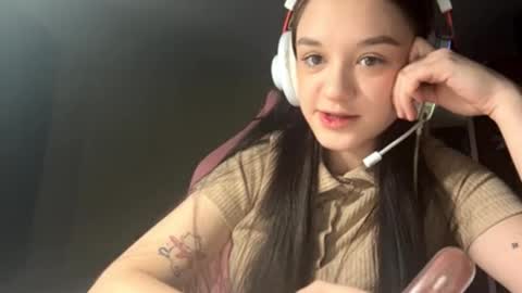 Snapshot of yeeseling chatting on December 2025 09:14:02 AM Kate online show from December 2025 09:14:02 AM