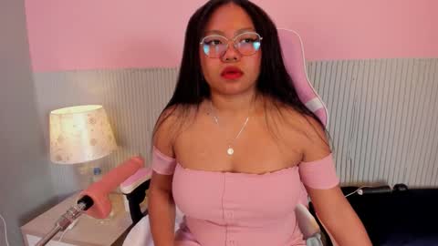 yeika_foxy online show from November 2025 11:14:01 AM