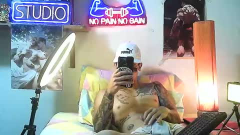yeisoncastellanos1999 online show from October 2025 06:59:01 PM