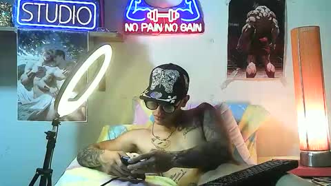 yeisoncastellanos1999 online show from October 2025 02:03:02 AM