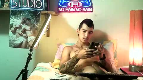 yeisoncastellanos1999 online show from December 2025 07:09:01 PM