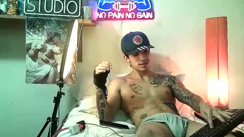 yeisoncastellanos1999 online show from February 2026 09:42:01 PM