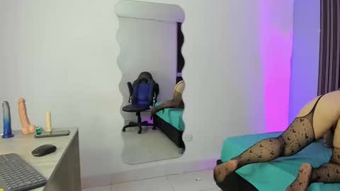 Snapshot of yelena03 chatting on November 2025 10:20:02 PM yelena03 online show from November 2025 10:20:02 PM