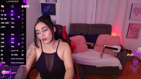 Snapshot of yeliana_sexy chatting on October 2025 01:28:01 AM Valery online show from October 2025 01:28:01 AM