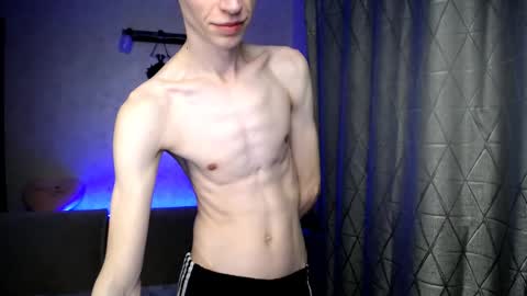 Snapshot of yes_cute_boy_ chatting on March 2025 01:04:02 AM Eden online show from March 2025 01:04:02 AM