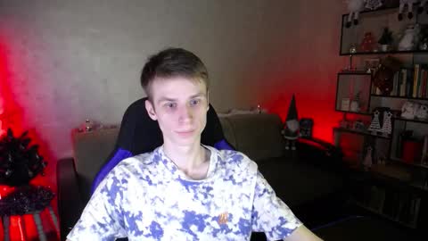 Snapshot of yes_cute_boy_ chatting on January 2026 09:28:01 PM Eden online show from January 2026 09:28:01 PM