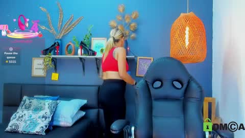 Snapshot of yessika_parker chatting on April 2026 09:18:01 AM yessika_parker online show from April 2026 09:18:01 AM