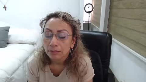 Snapshot of yessilatin chatting on February 2025 12:42:01 AM jessy online show from February 2025 12:42:01 AM