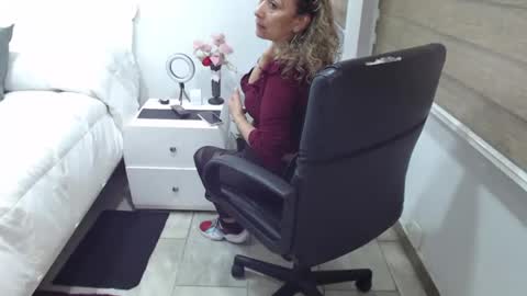 Snapshot of yessilatin chatting on February 2025 01:23:02 AM jessy online show from February 2025 01:23:02 AM