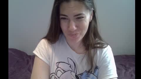 Snapshot of yesyoucanjustdoit chatting on September 2025 12:18:01 PM Kira online show from September 2025 12:18:01 PM