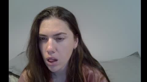 Snapshot of yesyoucanjustdoit chatting on October 2025 12:03:01 PM Kira online show from October 2025 12:03:01 PM