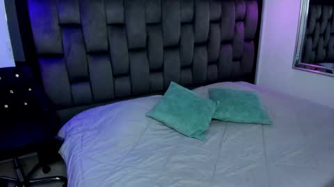 Yika Alves online show from October 2025 08:52:01 PM