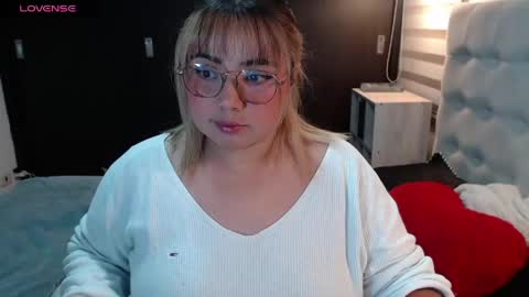 hii i am yini online show from May 2026 02:51:02 AM
