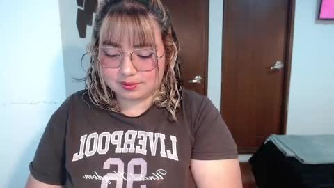 hii i am yini online show from May 2026 11:11:01 PM