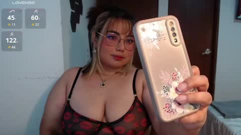 hii i am yini online show from May 2026 03:25:01 AM
