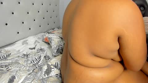 Snapshot of yiseth_02 chatting on January 2025 09:28:01 AM roxie reyes online show from January 2025 09:28:01 AM