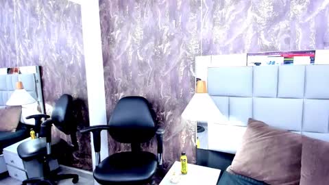 yiyisandoval online show from September 2025 01:55:01 PM